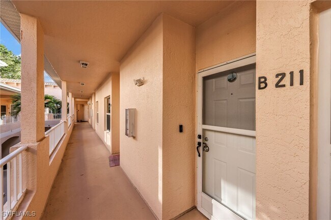 Foto del edificio - 1044 Woodshire Ln