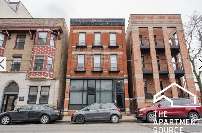 Foto del edificio - 2454 N Southport Ave