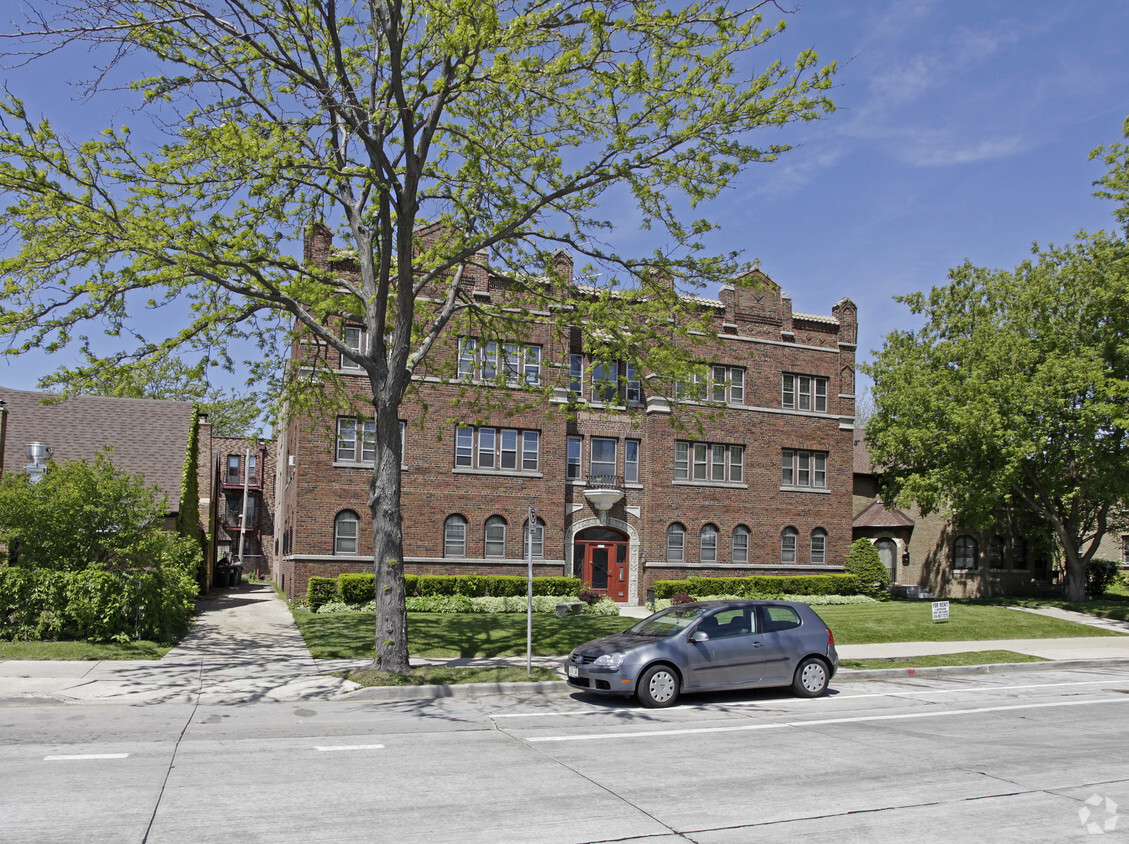 Building Photo - 4115 W Highland Blvd