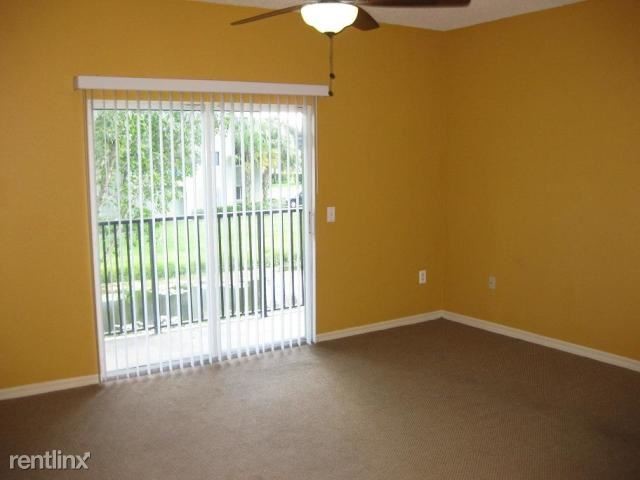 Foto del edificio - 320 Crestwood Cir