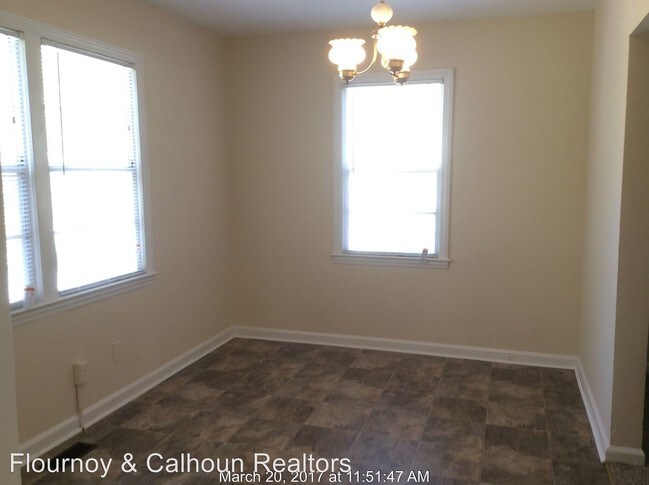 Foto del edificio - 4214 Forrest Rd