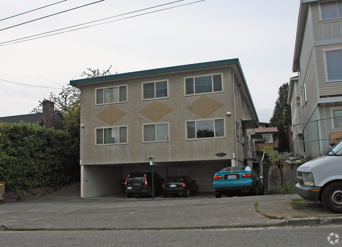 Building Photo - 8411 Linden Ave N