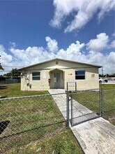 Building Photo - 912 NW 9th Ave