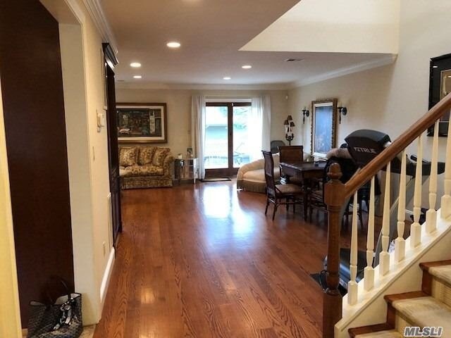 Foto del edificio - 35 Chestnut Ln