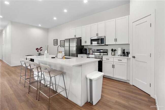 Building Photo - 25 West St