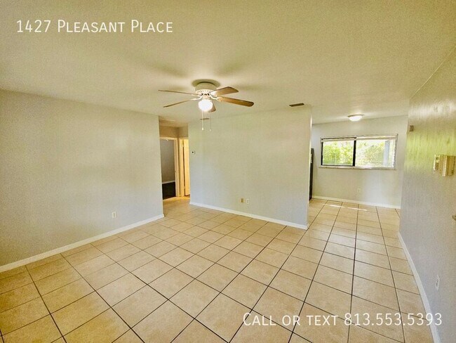 Foto del edificio - 1427 Pleasant Pl