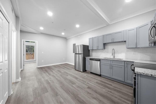 Foto del edificio - 5399 Northland Dr NE