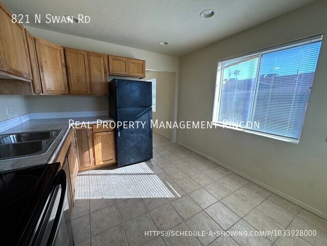 Foto del edificio - 821 N Swan Rd