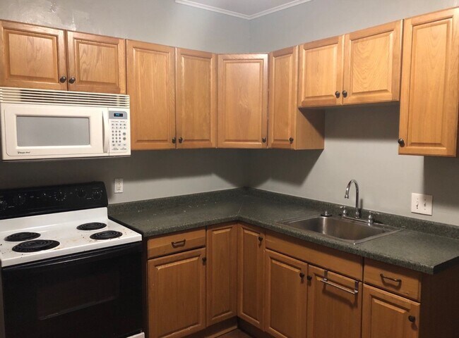 Foto del edificio - Maryland 6Bdrm House blocks from UWM Campus