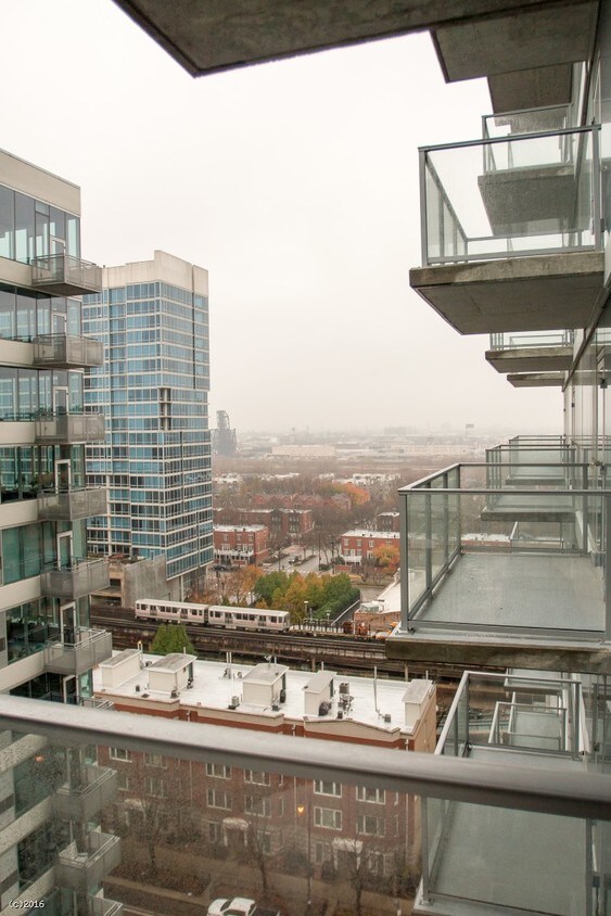 Foto principal - 1336 S Wabash Ave