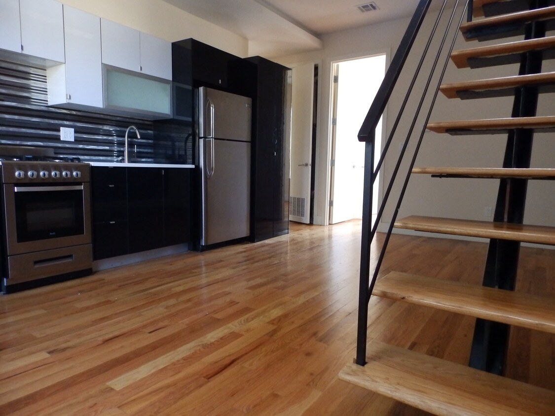 Foto principal - 873 Knickerbocker Ave