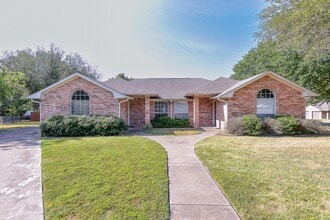Building Photo - 3223 Ellen Dr