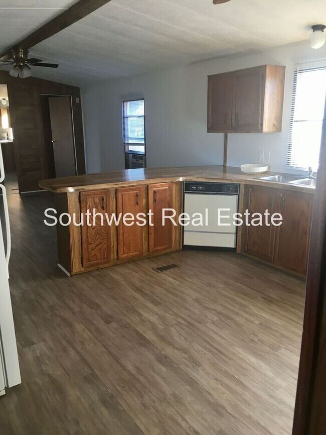 Building Photo - Texico. 2 Bed 2 Bath