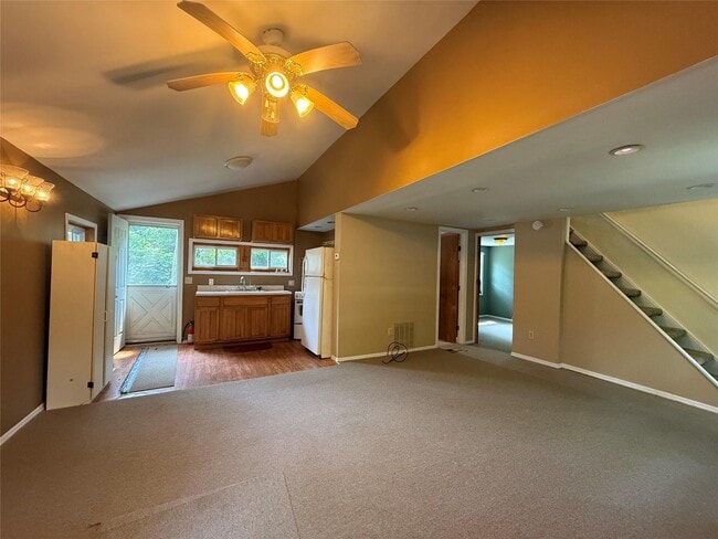 Building Photo - 37 Rosewood Rd