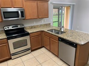 Foto del edificio - 1220 Twin Trees Ln