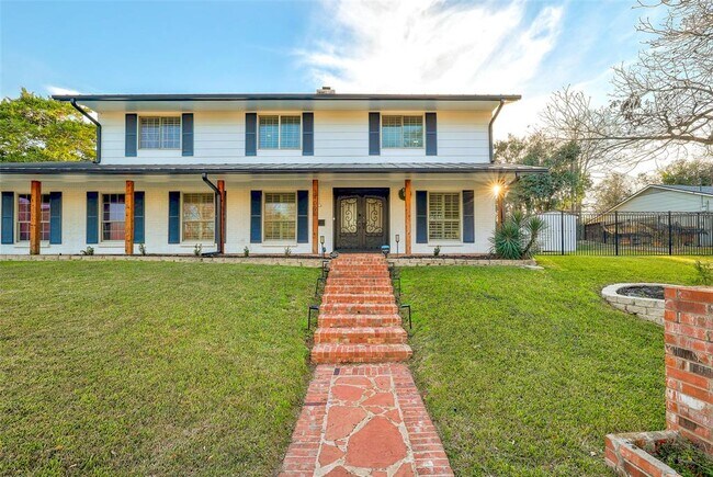 Foto del edificio - 3409 Lakeside Dr