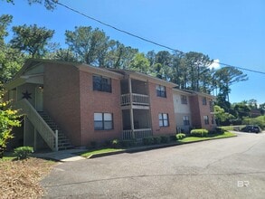 Building Photo - 512 Lake Forest Blvd