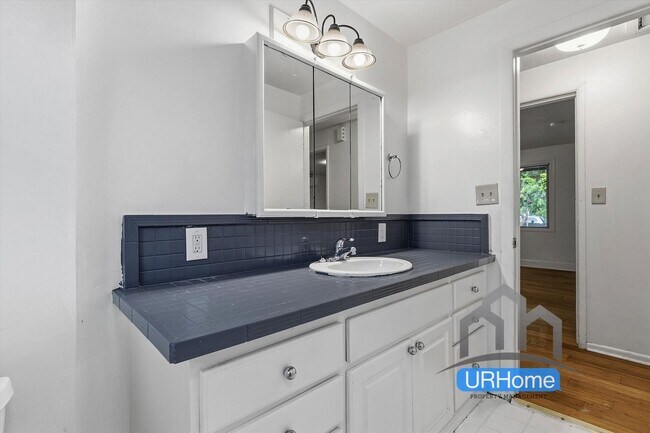 Foto del edificio - Charming 2-Bedroom Portland Home – $1,850/month!