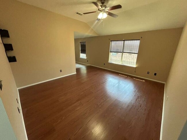 Foto del edificio - 3830 Kiest Knoll Dr