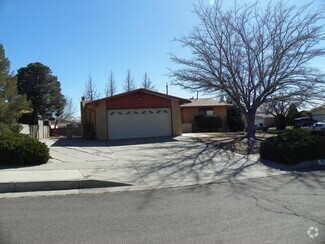 Building Photo - 618 Esquire Ct NE