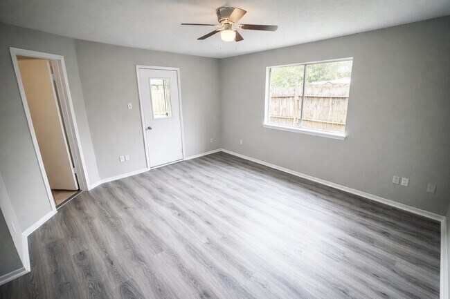 Foto del edificio - 15603 Raven Trail