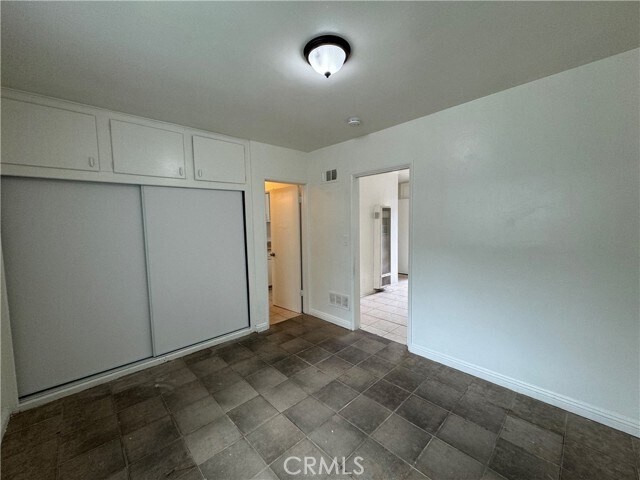 Foto del edificio - 591 E 6th St