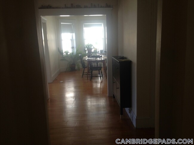 Building Photo - 14 Centre St