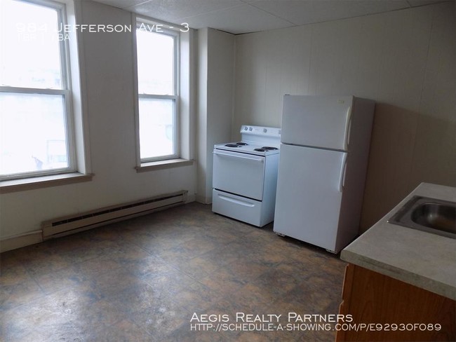 Building Photo - Great 1 bedroom apartment! Sec.8 Approved!!