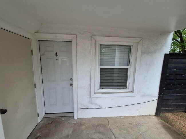 Building Photo - 115 Caldwell St