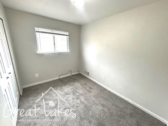 Building Photo - Charming 4 bedroom / 1 bathroom Warren hou...