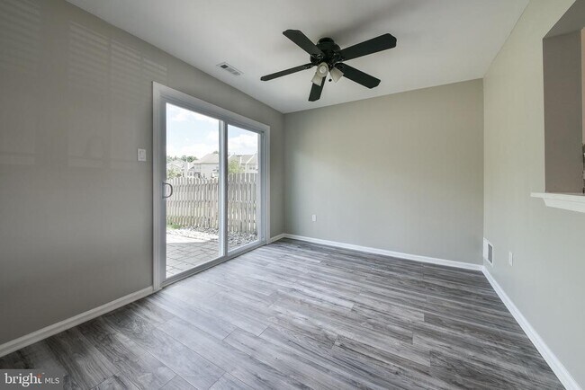 Foto del edificio - 35 Nutmeg Pl