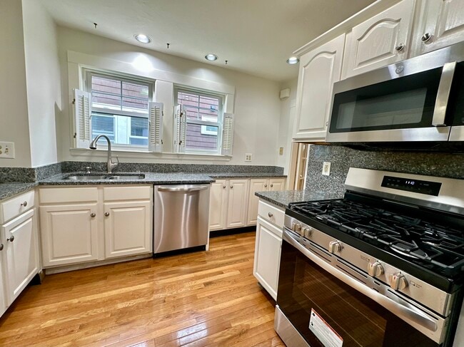 Building Photo - 79 Walk Hill St