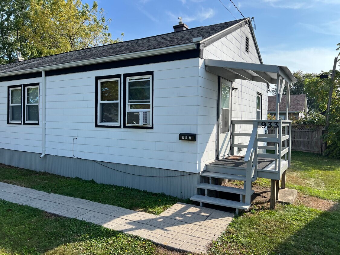 Foto principal - 933 S 36th St