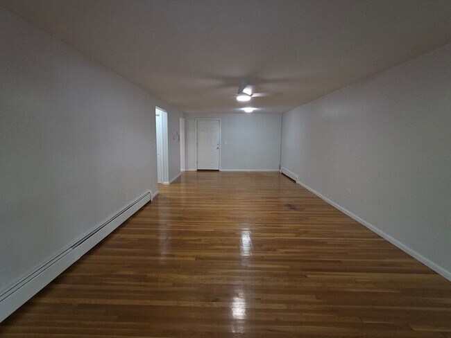 Building Photo - 10 Coffey St