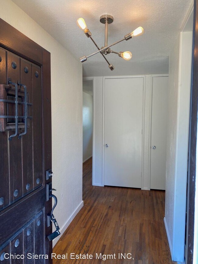 Building Photo - 3 br, 2 bath House - 1360 Manzanita Ave