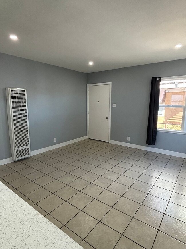 Building Photo - 8933 Elizabeth Ave