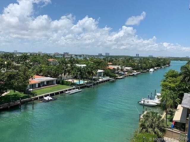 Foto del edificio - 9800 W Bay Harbor Dr  701