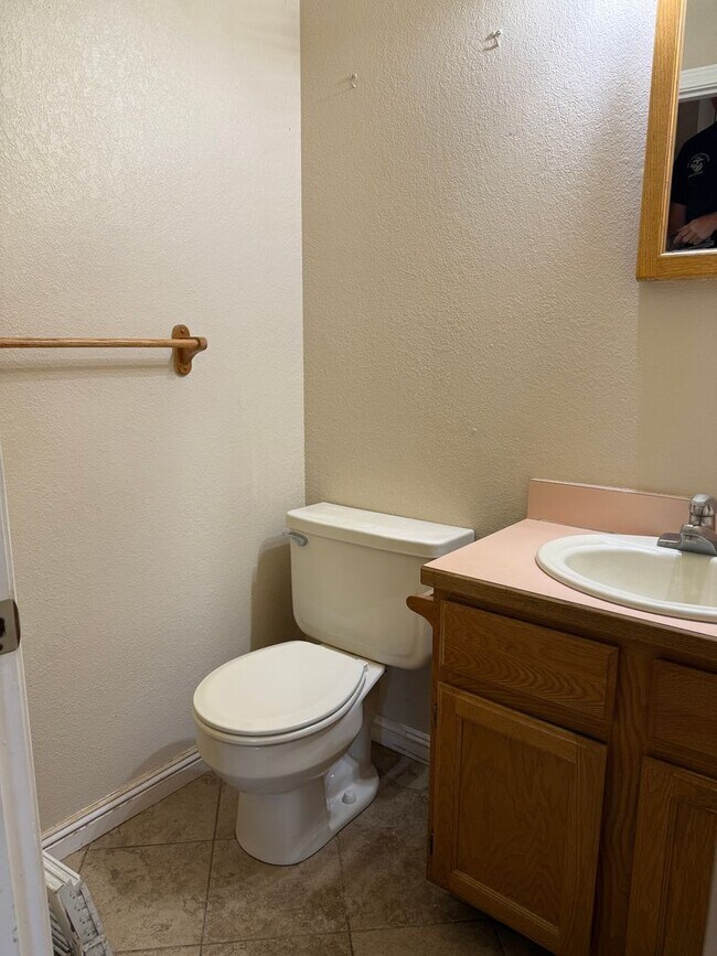 Foto del edificio - 3 bed, large yard