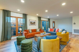 Building Photo - 32 Whitaker View Rd