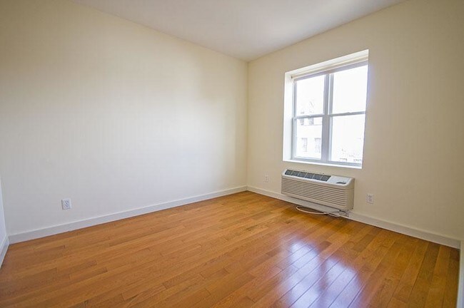 Building Photo - 63 Troutman St