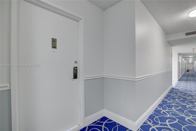 Building Photo - 1600 S Ocean Dr