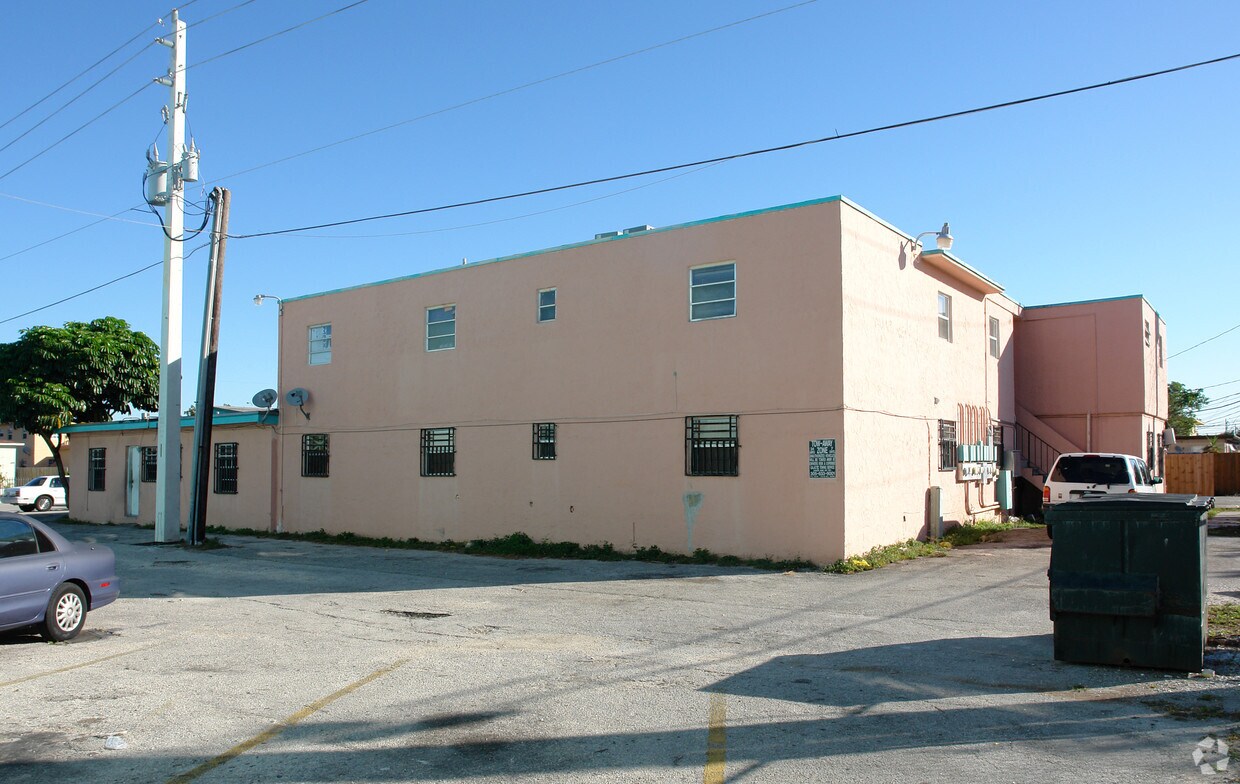 Building Photo - 430 E 28th St