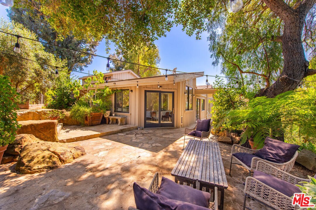 Foto principal - 20812 Hillside Dr