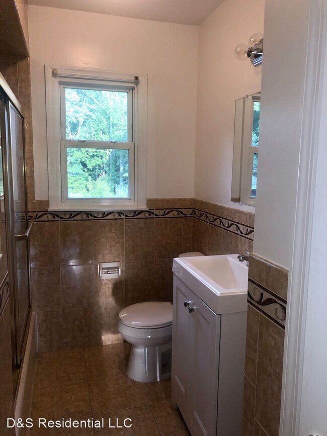 Foto del edificio - 4 br, 1 bath House - 4030 Englishtown Rd.
