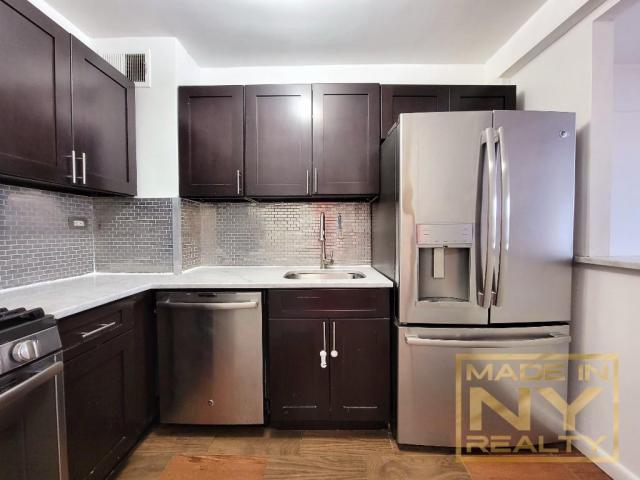 Foto principal - 1 bedroom in WOODSIDE NY 11377