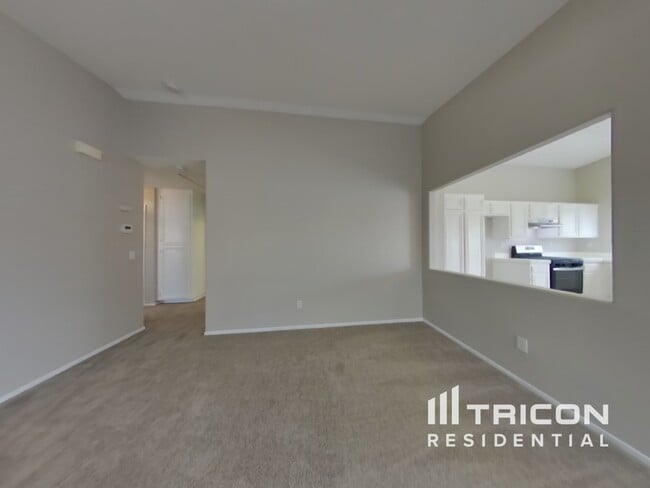 Building Photo - 16946 Sorrento Ln