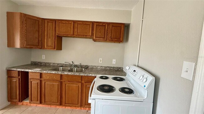 Building Photo - 207 Mill St