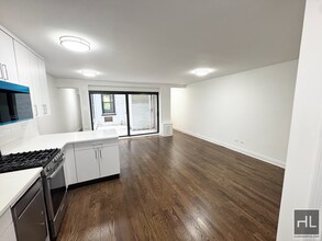 Building Photo - EAST 72 STREET