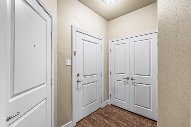 Building Photo - 9806 Avenue V