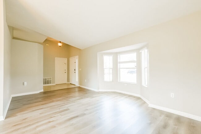 Building Photo - 1480 Muir Cir